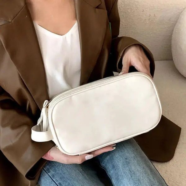 trousse de toilette blanche en cuir voyage femme