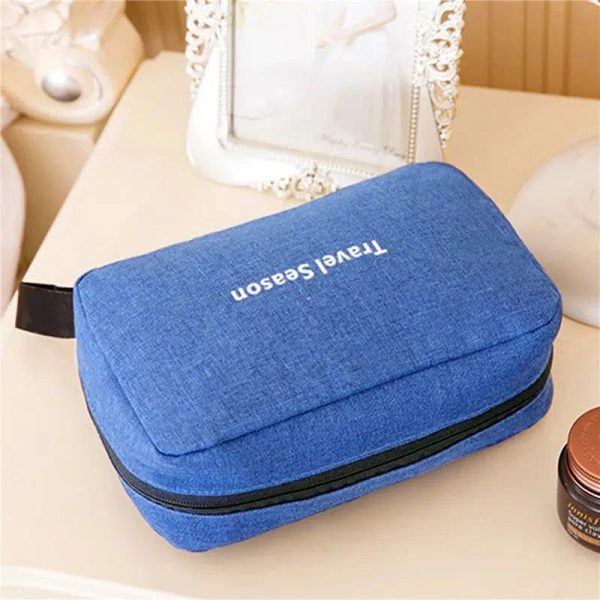trousse de toilette bleue dark à suspendre homme