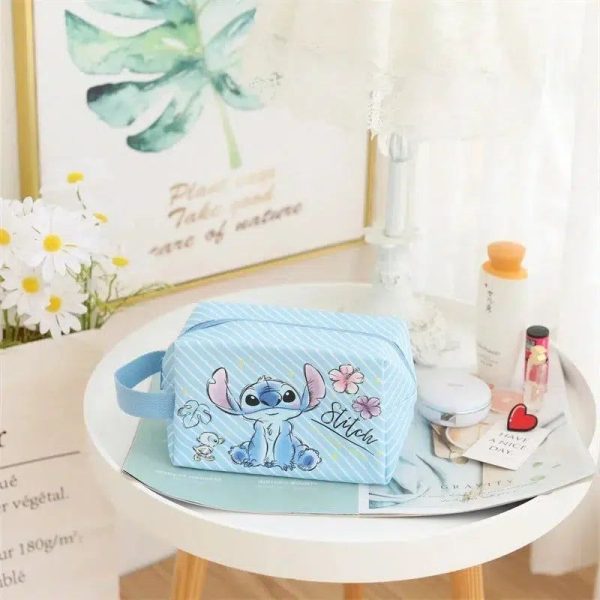 trousse de toilette bleue enfant Stitch Disney
