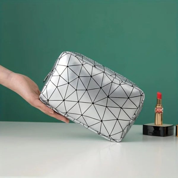 trousse de toilette grise avion femme