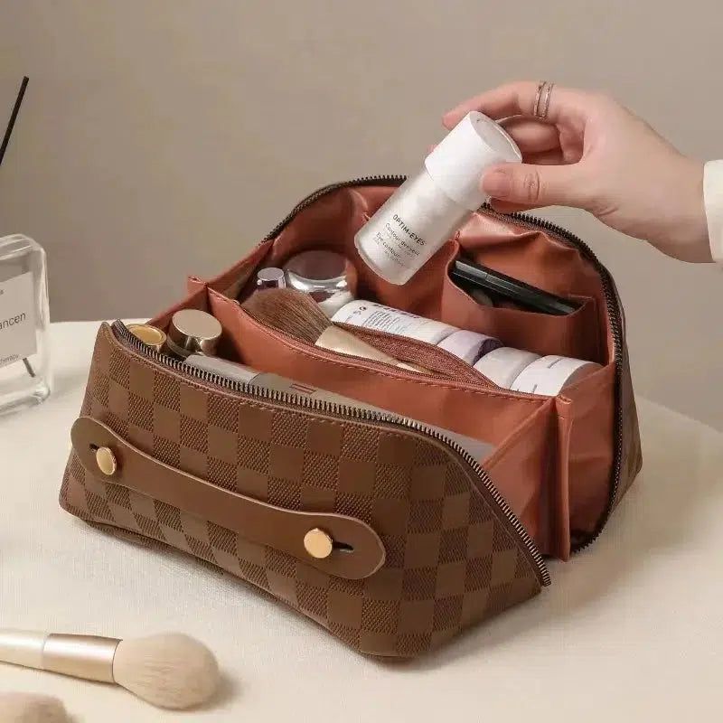 trousse de toilette en cuir marron pour femme