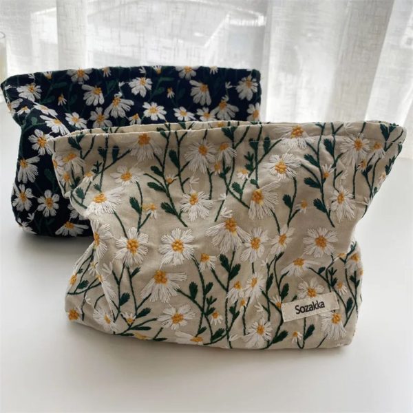 trousse de toilette fleurie