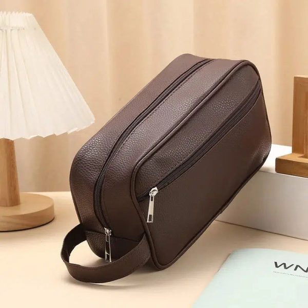 trousse de toilette marron en cuir homme